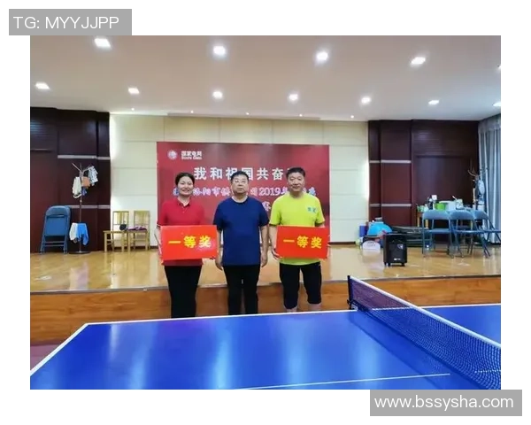 头发浓密的足球明星们如何在赛场上展现魅力与风采